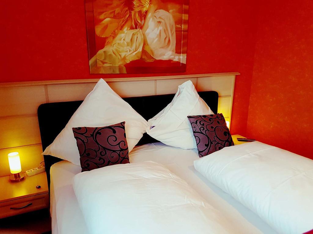 Legend Hotel Biebesheim am Rhein Экстерьер фото