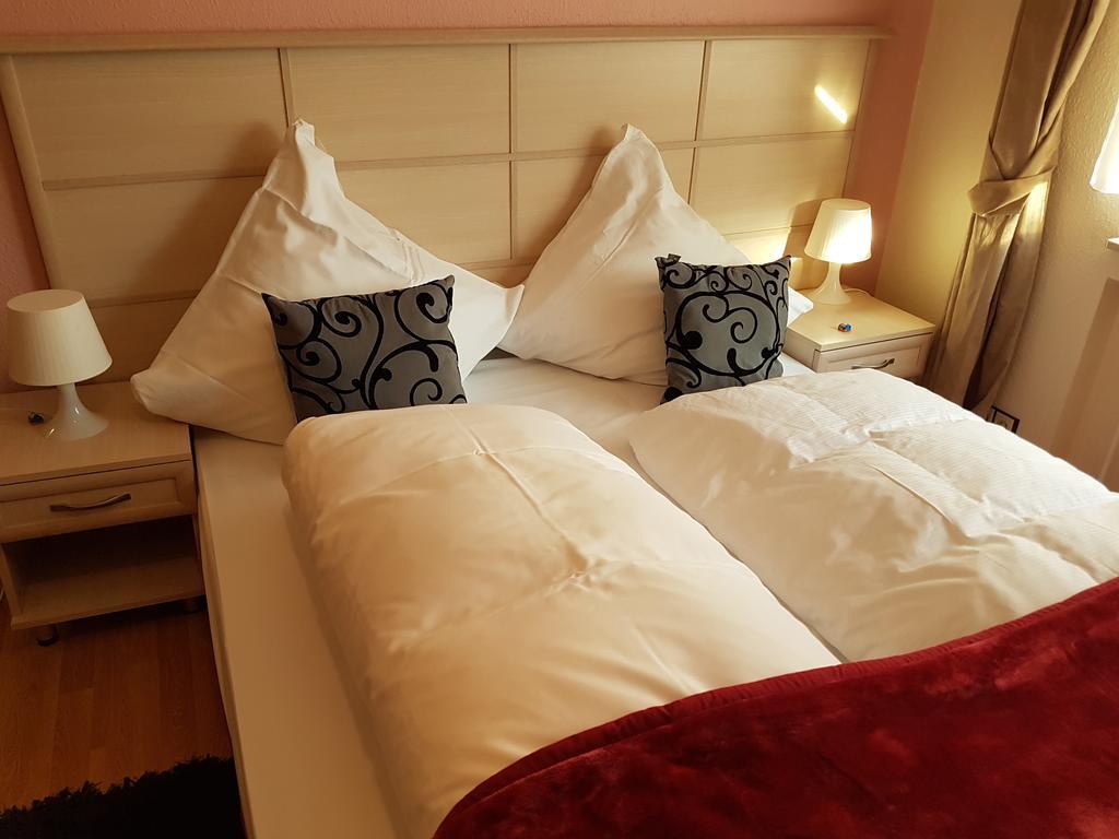 Legend Hotel Biebesheim am Rhein Экстерьер фото