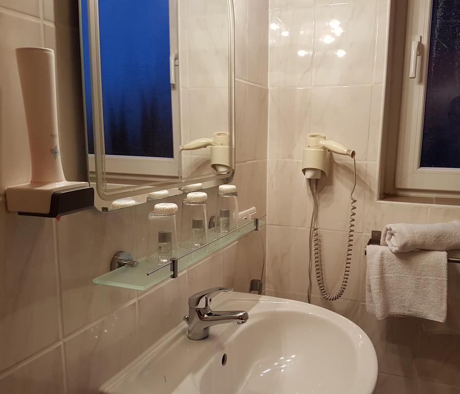 Legend Hotel Biebesheim am Rhein Экстерьер фото