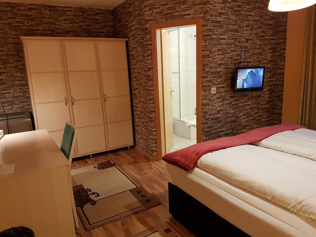 Legend Hotel Biebesheim am Rhein Экстерьер фото