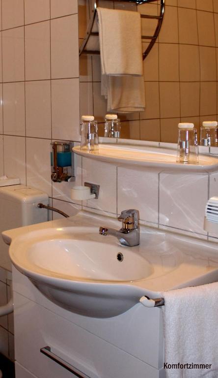Legend Hotel Biebesheim am Rhein Номер фото